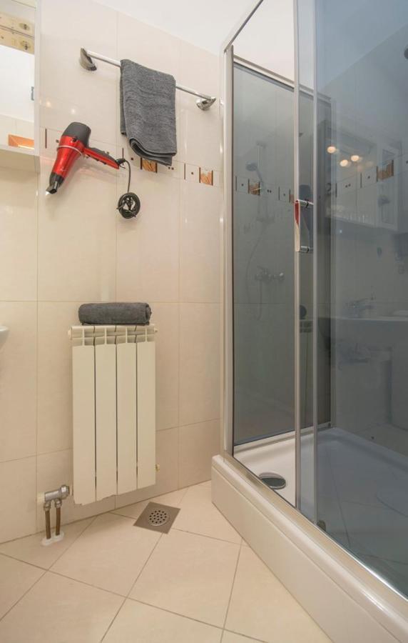 Centre Sea View Apartment *