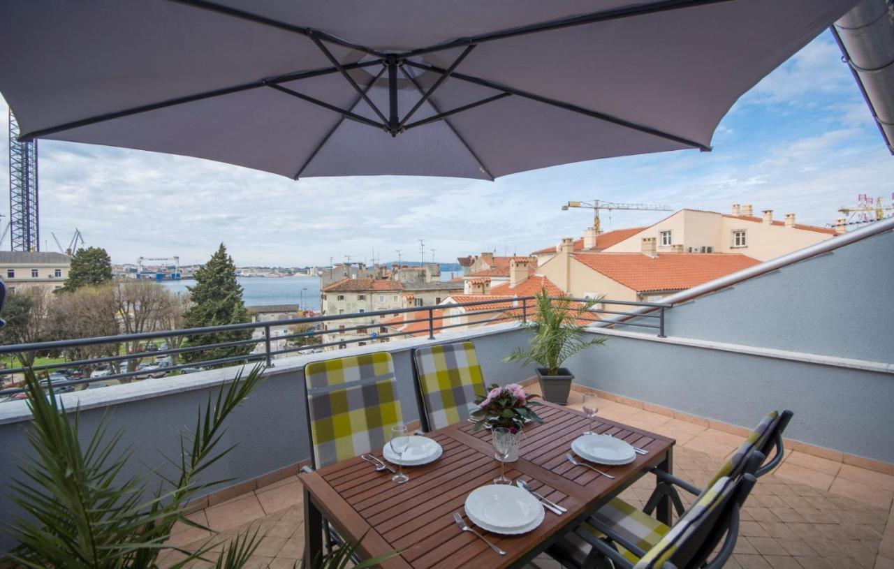 Centre Sea View Apartment *