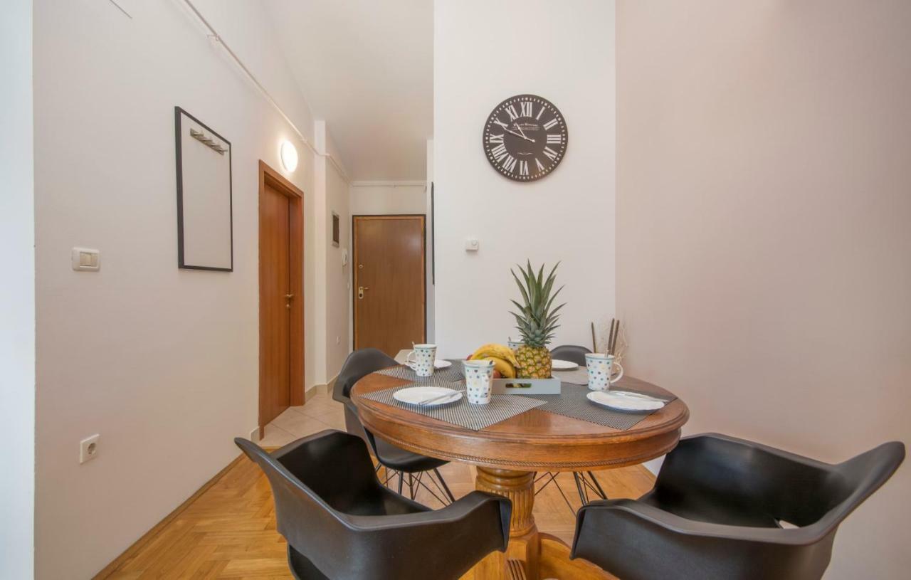Centre Sea View Apartment *