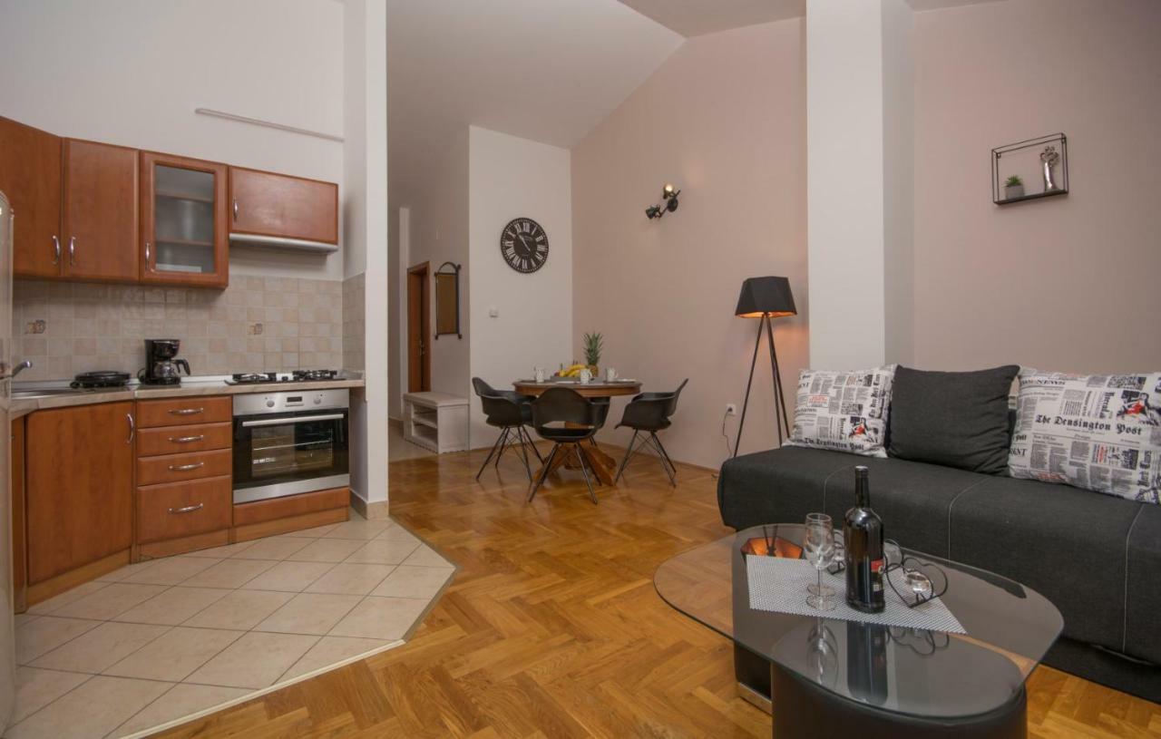 Centre Sea View Apartment Pula
